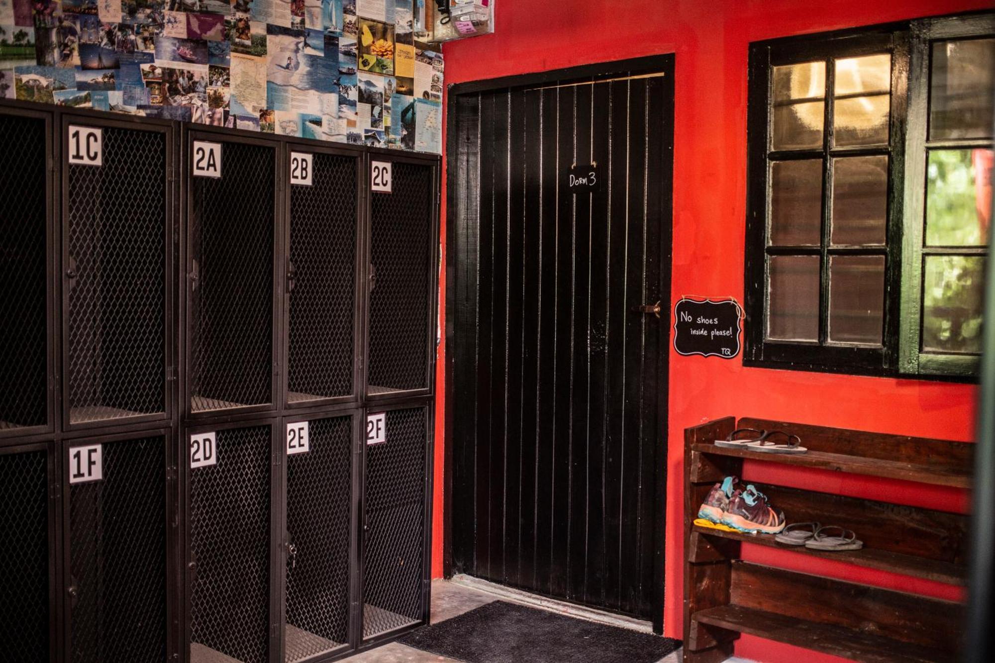House Of Lion Hostel Pantai Cenang  Exterior photo
