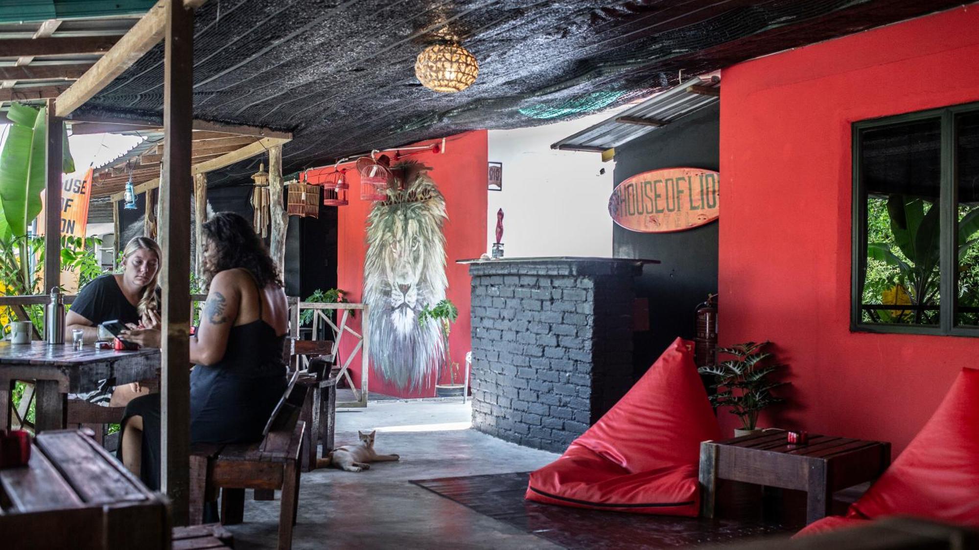 House Of Lion Hostel Pantai Cenang  Exterior photo